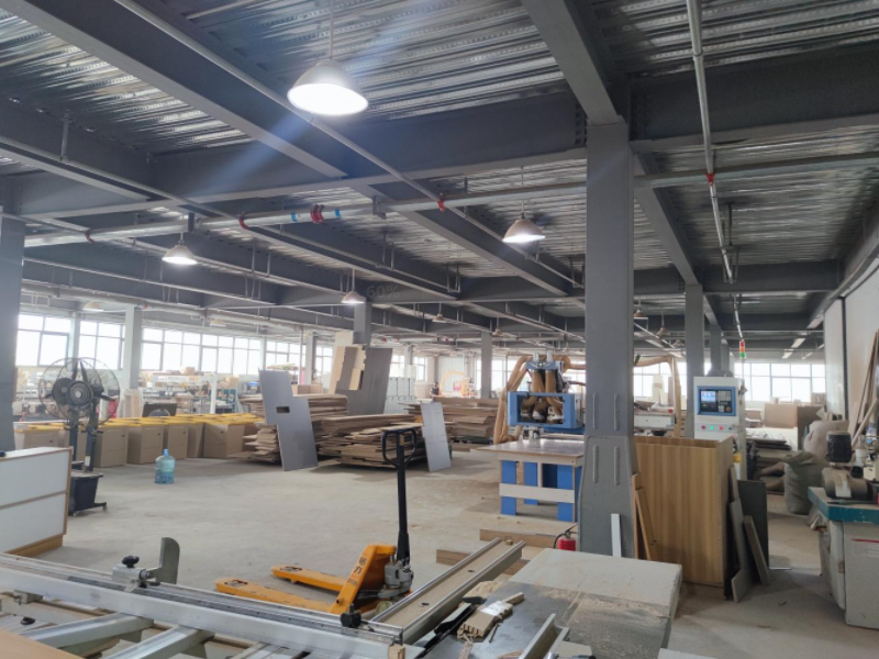 西安典致家具工廠監(jiān)控系統(tǒng)安裝中，感謝信任！