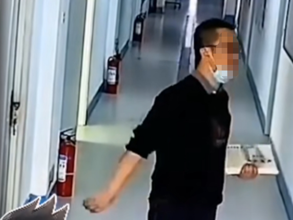 學(xué)校視頻監(jiān)控系統(tǒng)記錄下的他笑了，你呢？