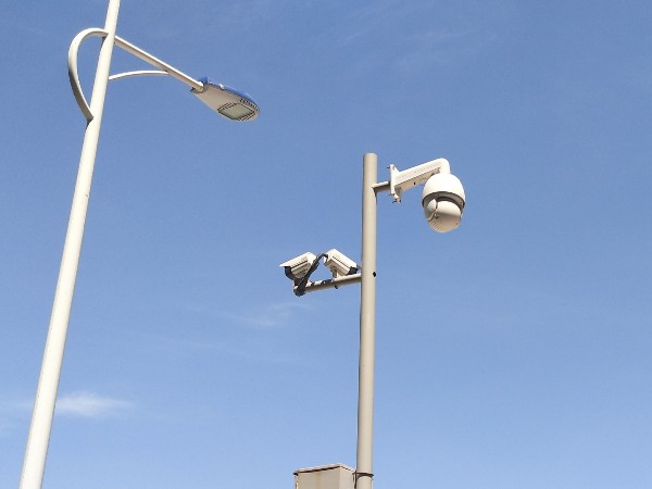 高清視頻監(jiān)控系統(tǒng)記錄下的驚心動(dòng)魄的一幕